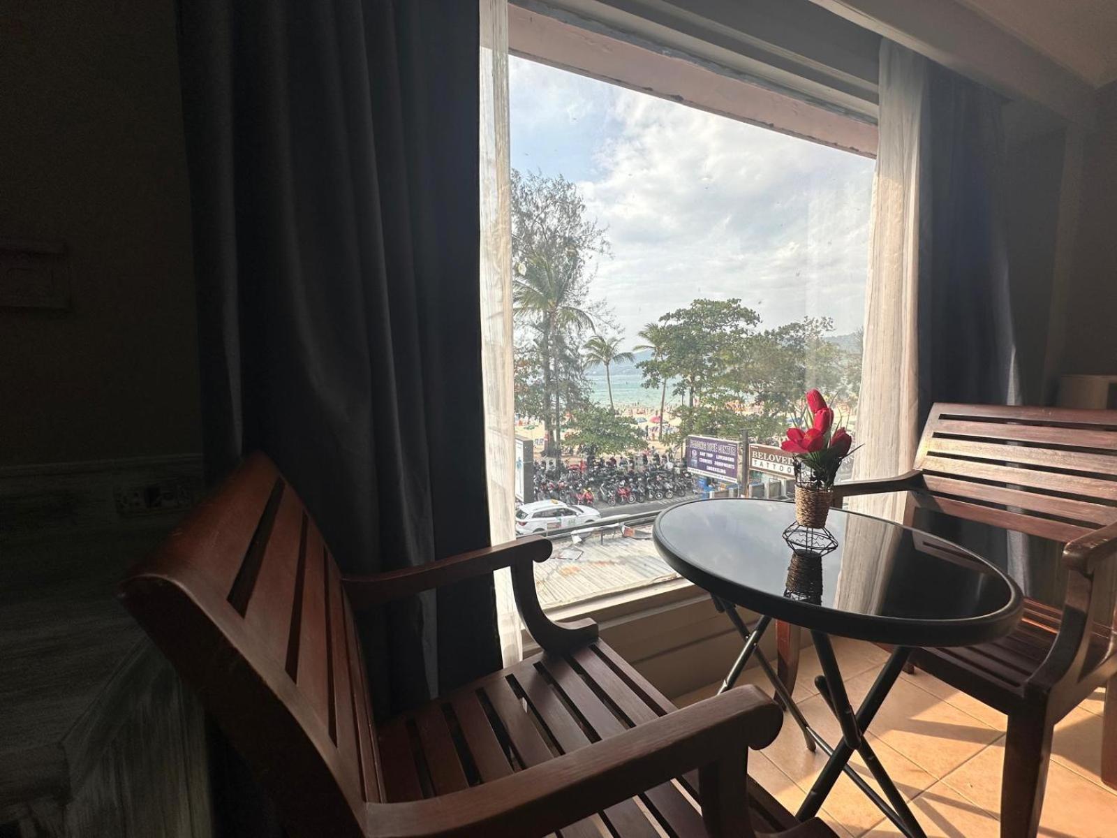 The Taksim Patong Beach Hotel מראה חיצוני תמונה