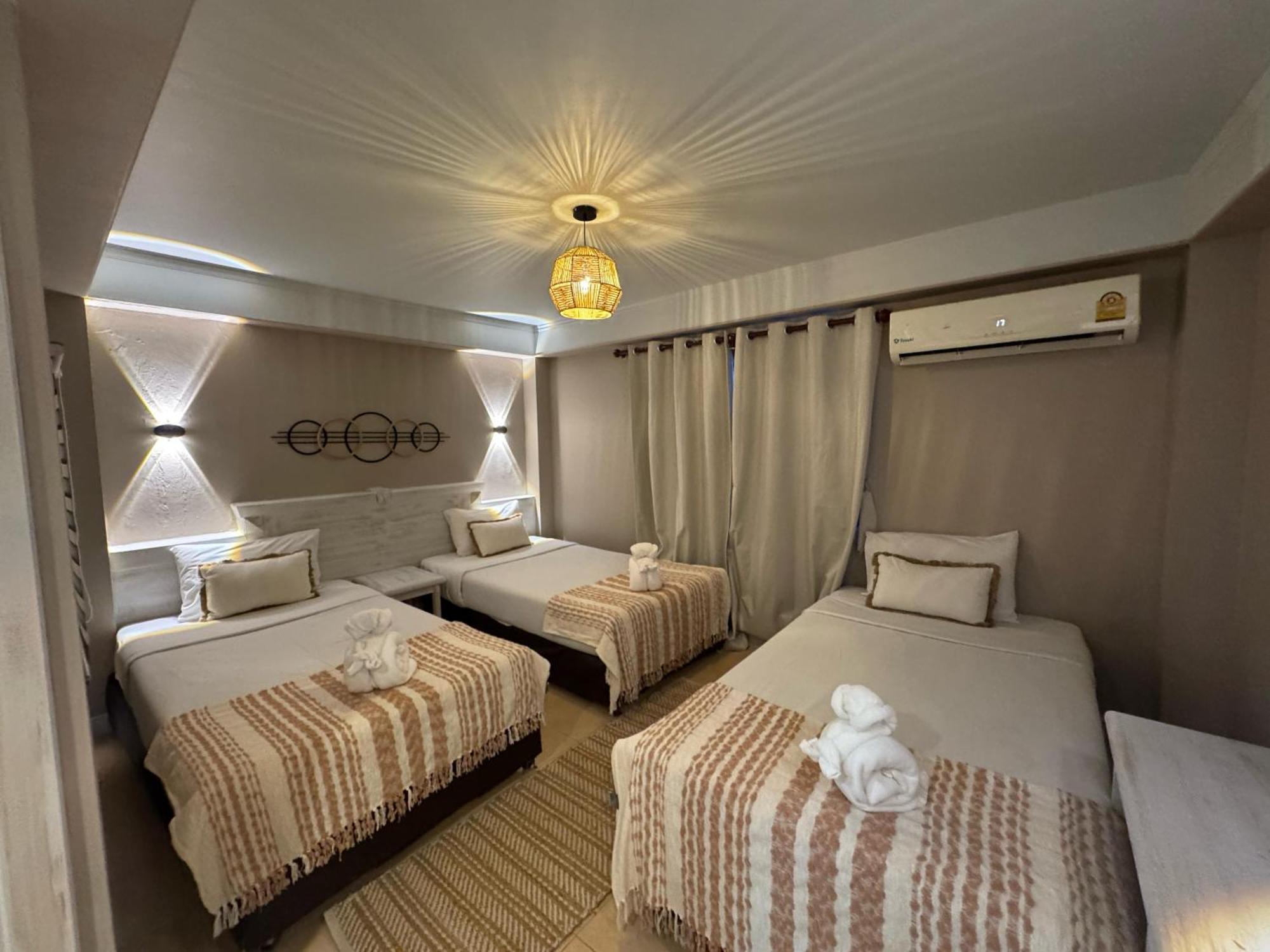The Taksim Patong Beach Hotel מראה חיצוני תמונה